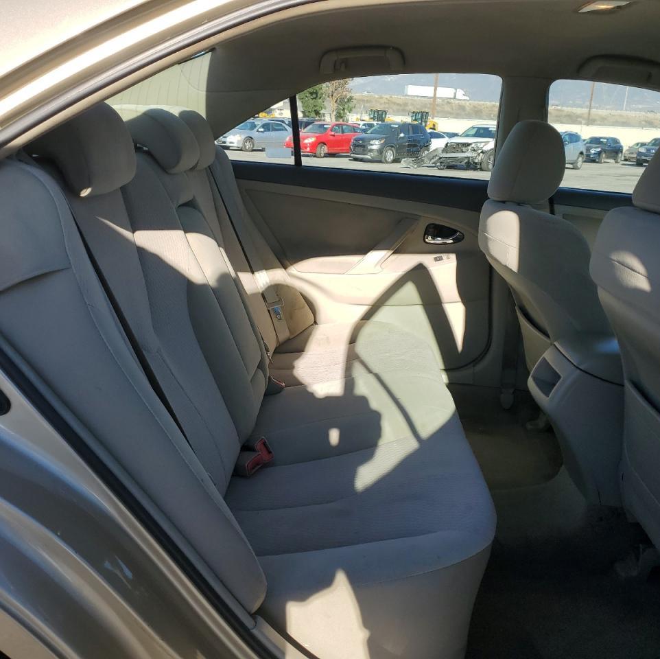 2011 Toyota Camry - Image 10