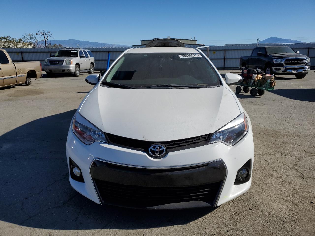 VIN 5YFBURHE5FP336100 2015 TOYOTA COROLLA no.5