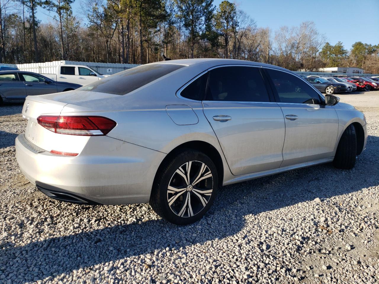 2021 Volkswagen Passat - Image 3