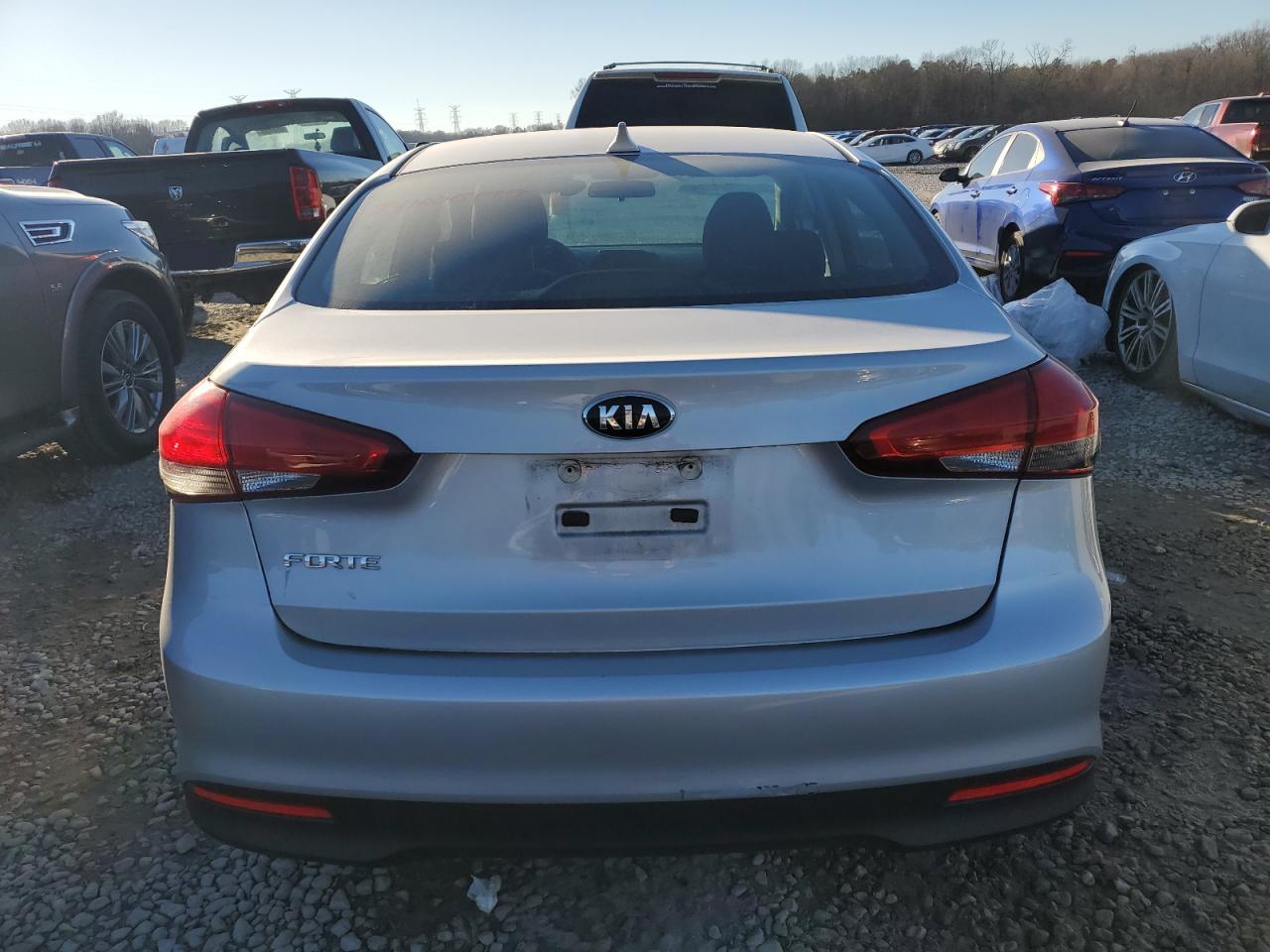 2018 Kia Forte - Image 6
