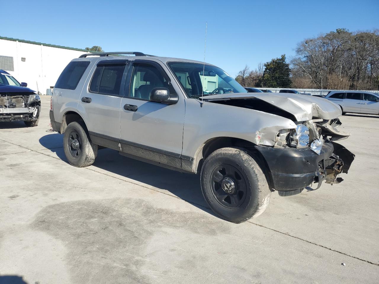 2004 Ford Explorer - Image 4