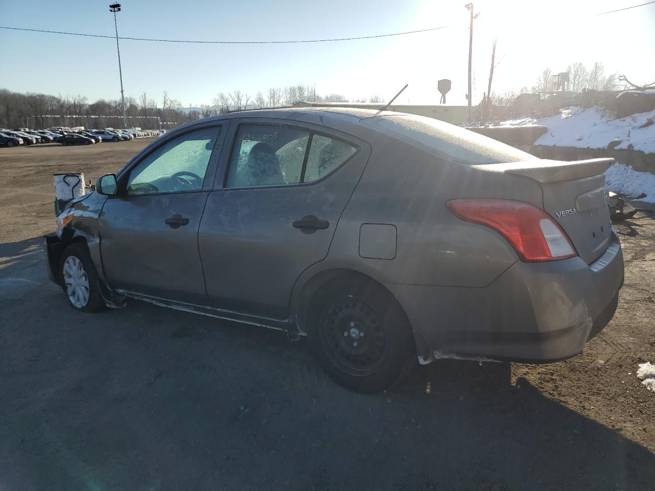 2015 Nissan Versa - Image 2