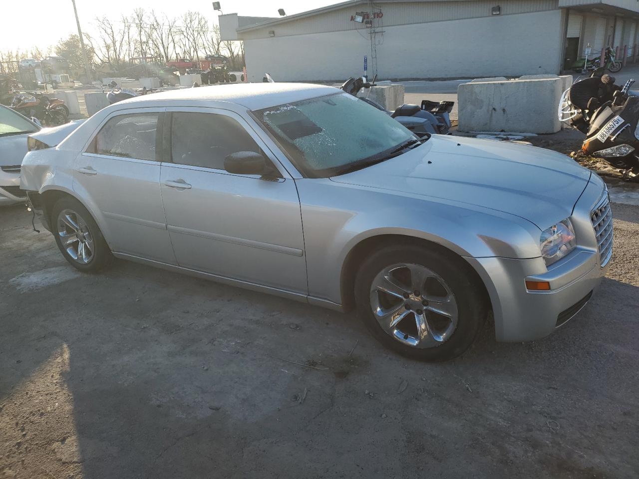 2005 Chrysler 300 - Image 4