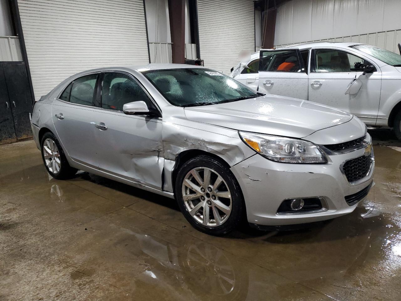 2016 Chevrolet Malibu - Image 4