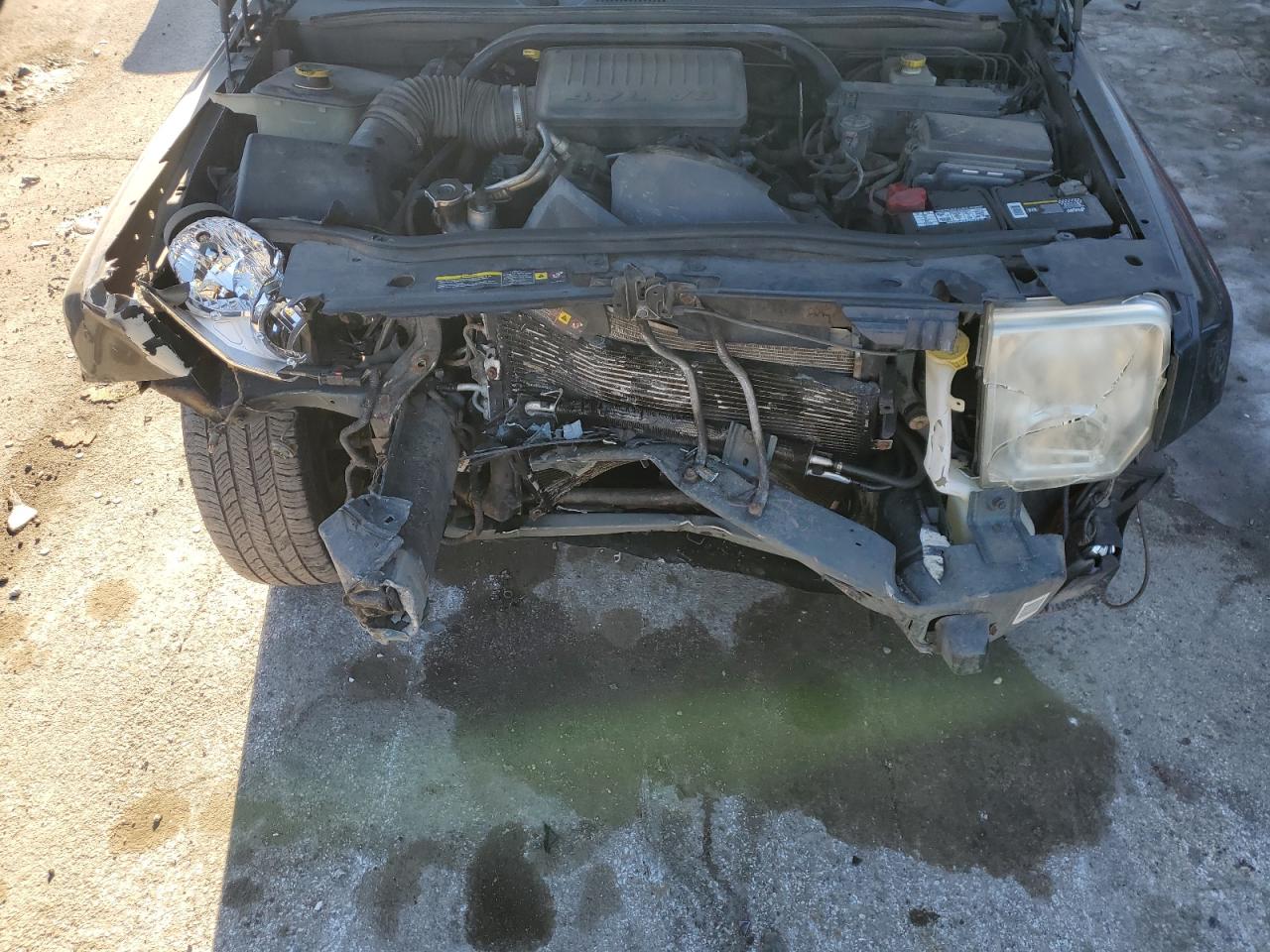 2006 Jeep Commander - Image 13