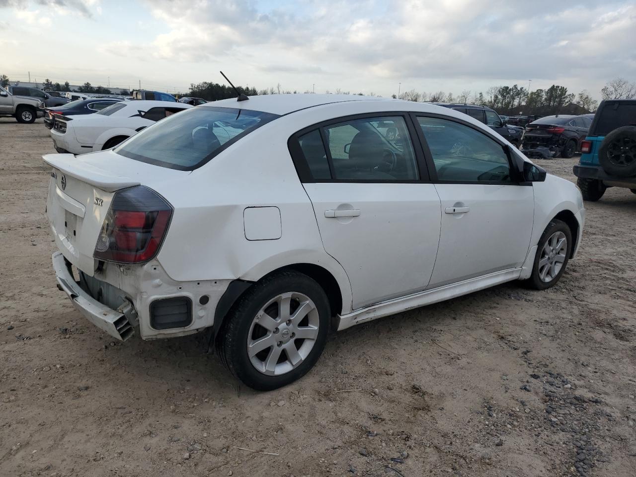 2010 Nissan Sentra - Image 3