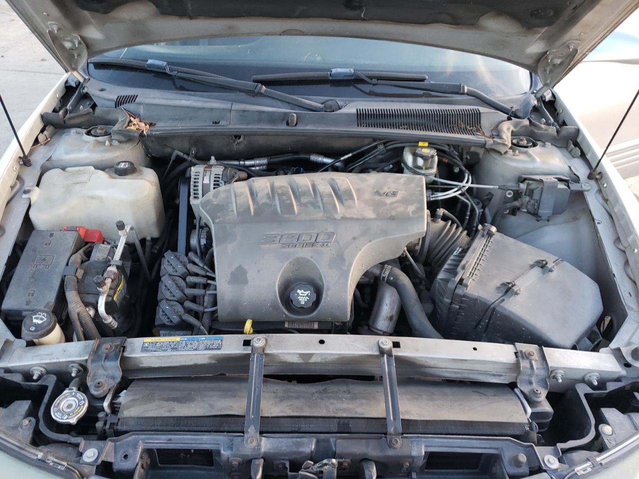 2004 Pontiac Bonneville - Image 11