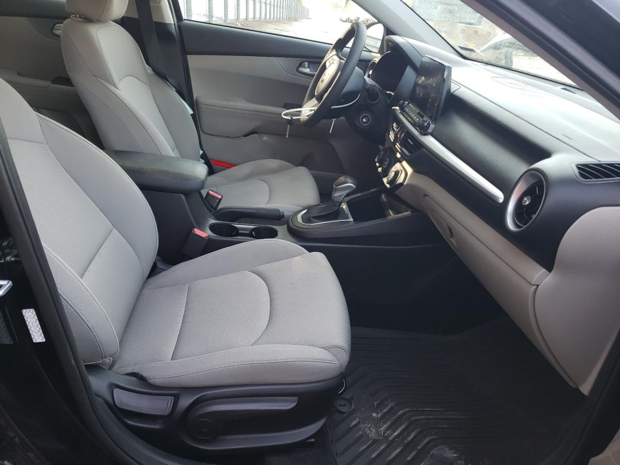 2021 Kia Forte - Image 7