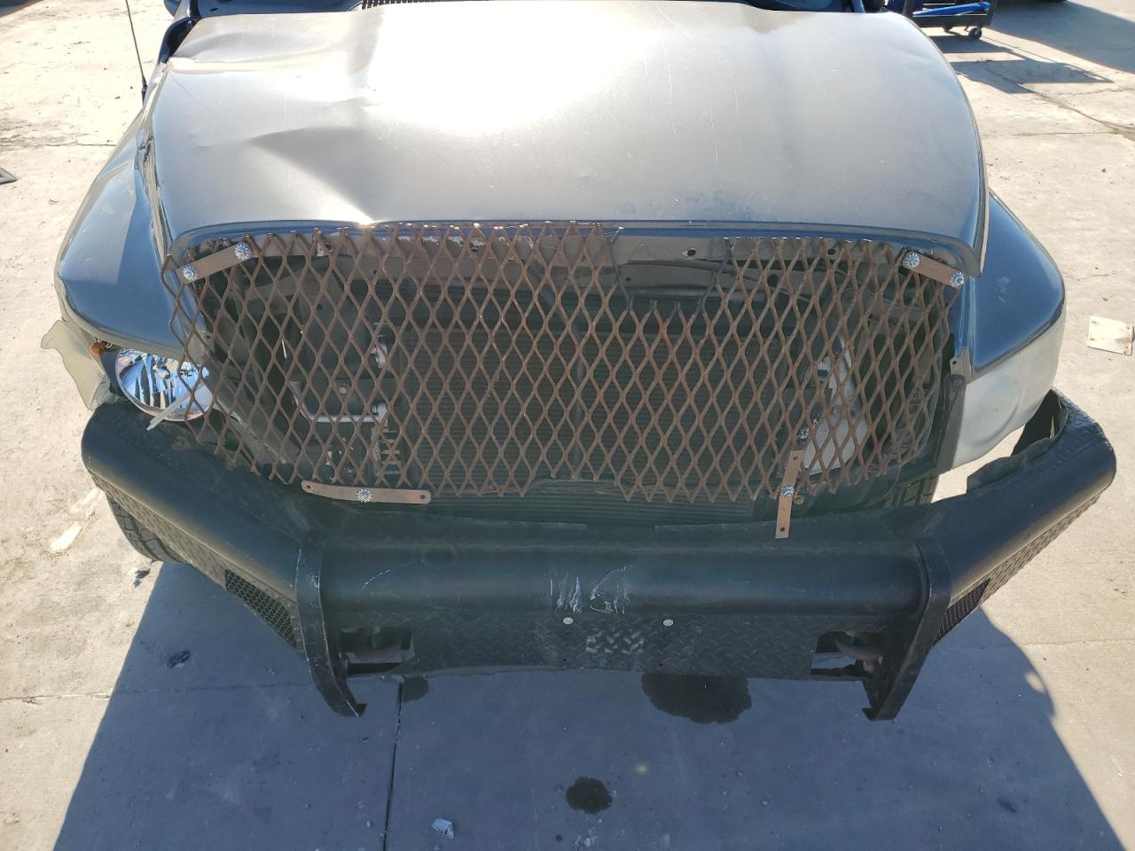 2004 Dodge RAM - Image 12