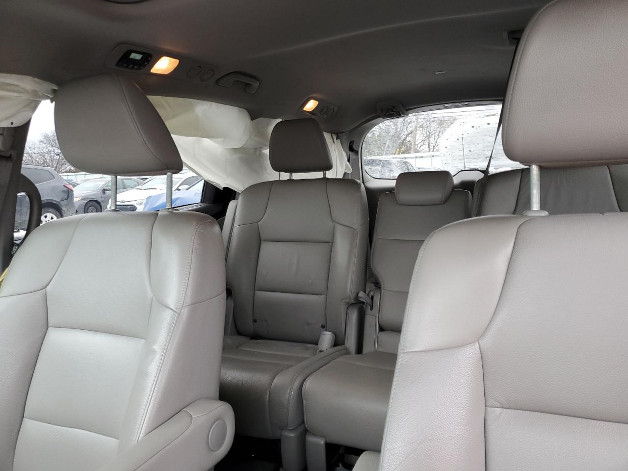 2014 Honda Odyssey - Image 10