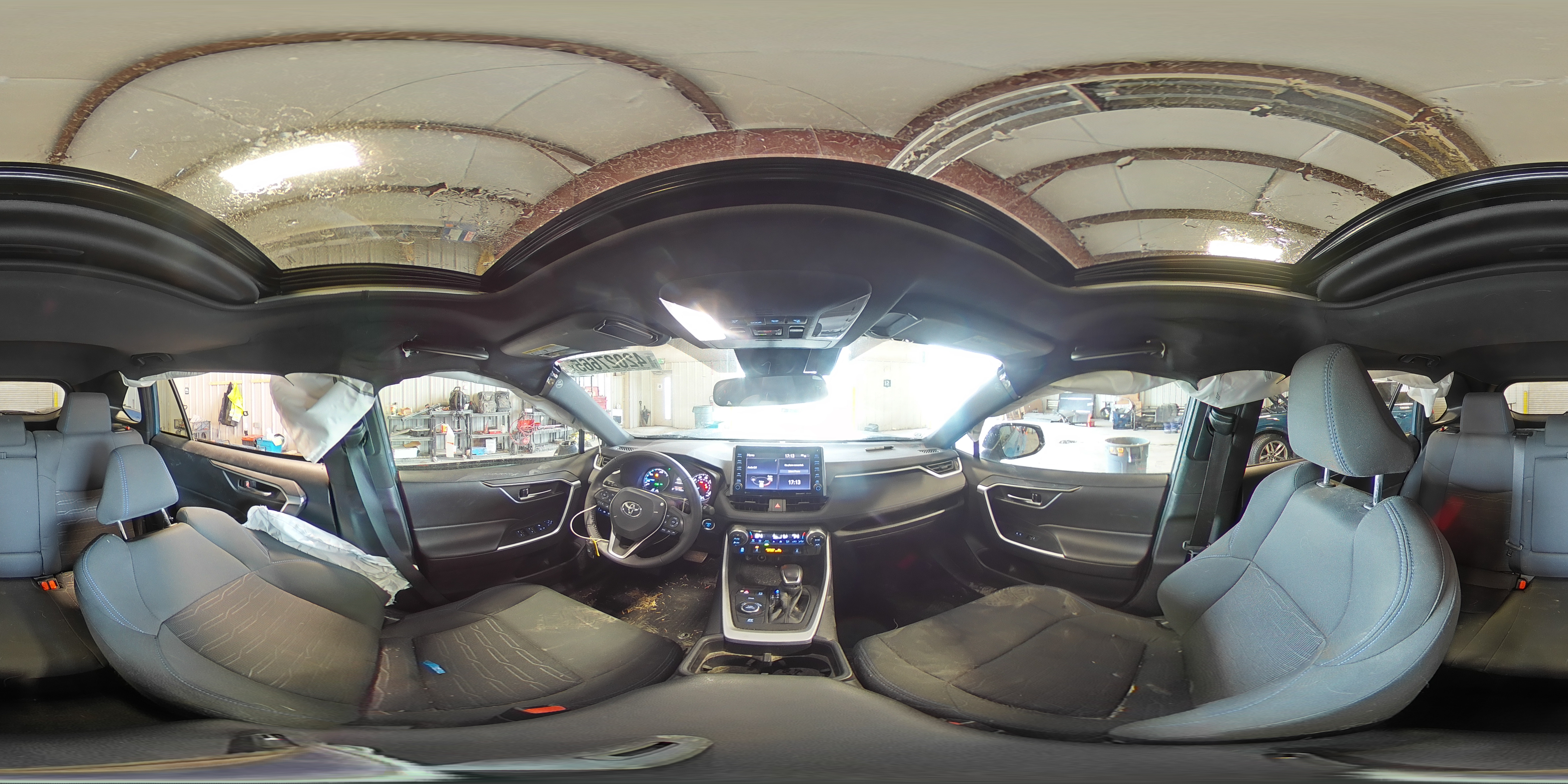 2022 Toyota RAV 4 - Image 12