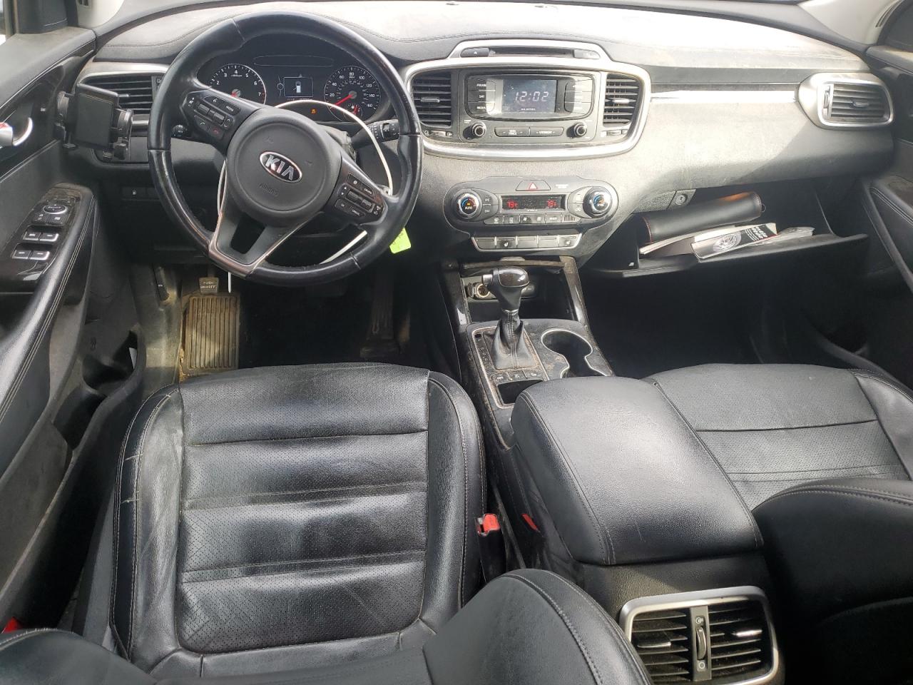 2016 Kia Sorento - Image 8
