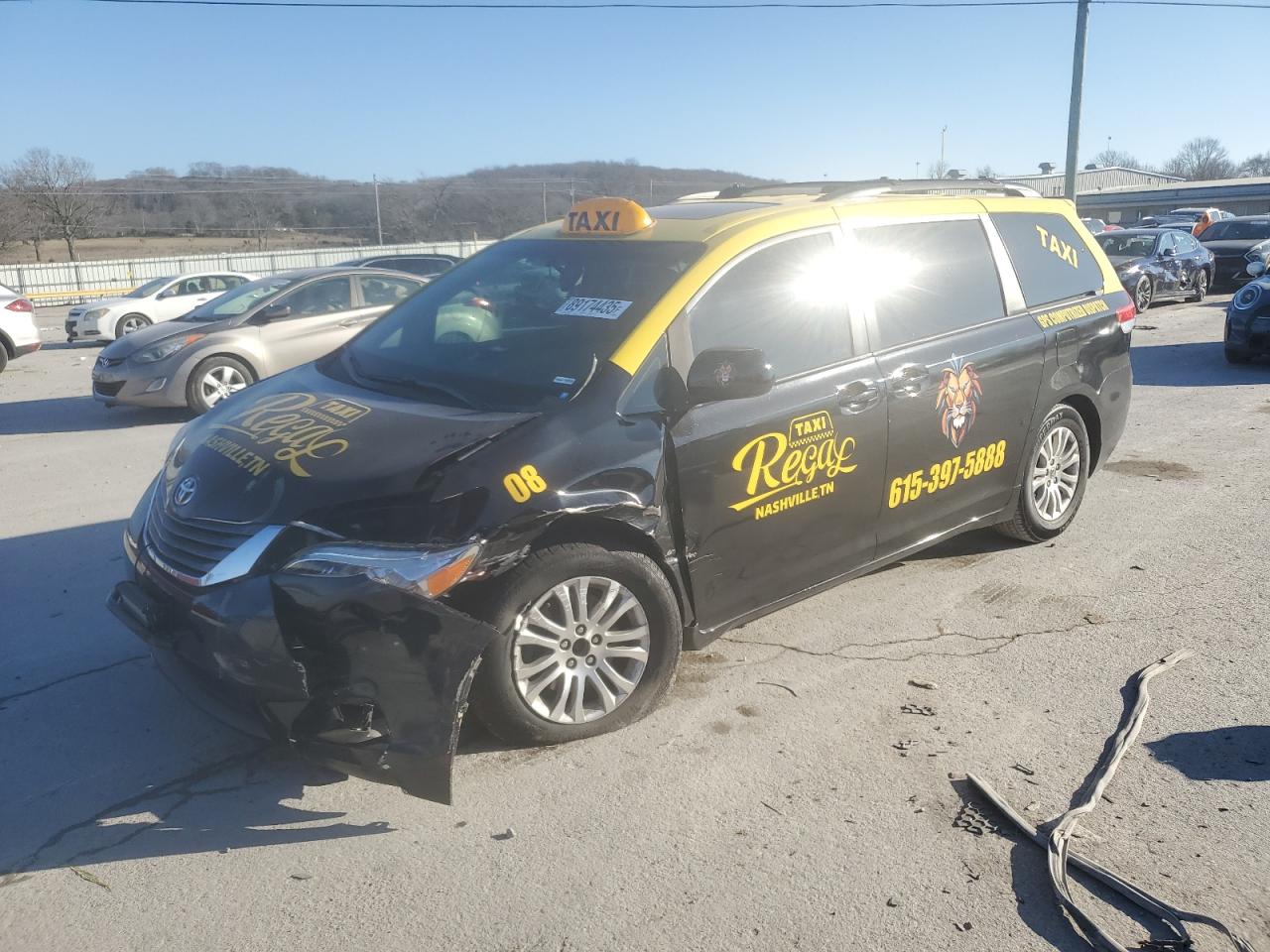 2013 Toyota Sienna - Image 1