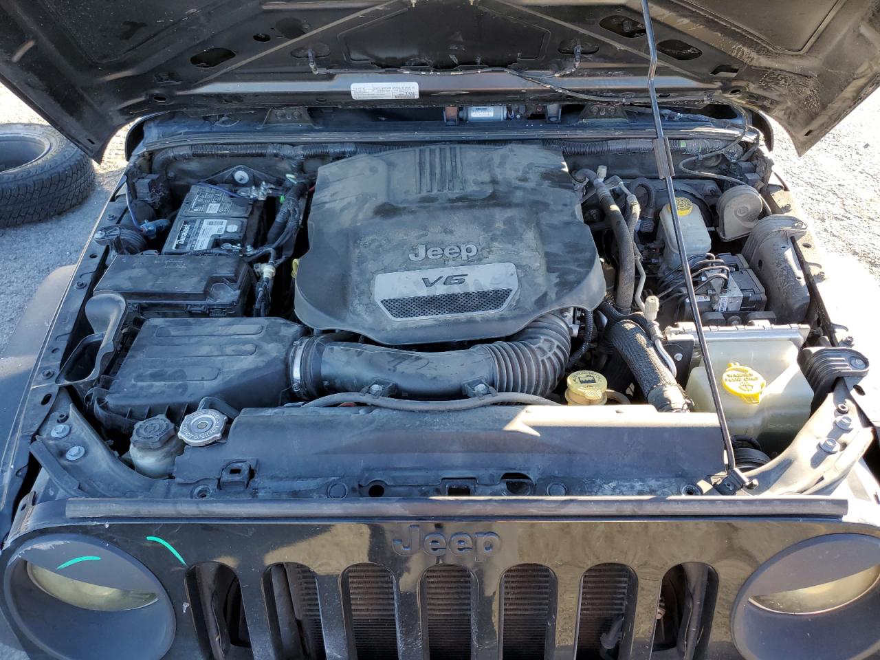 2018 Jeep Wrangler - Image 12