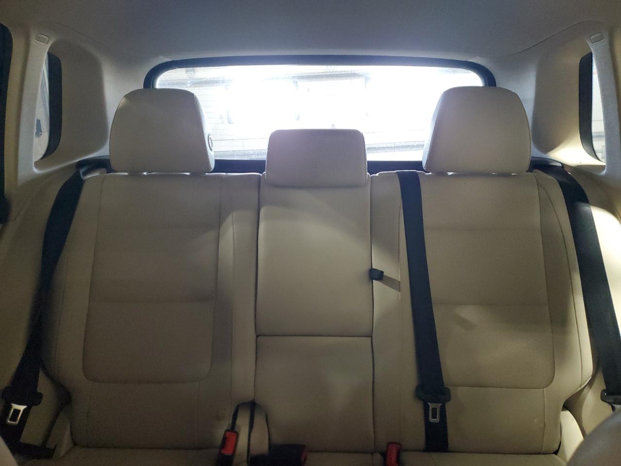 2016 Volkswagen Tiguan - Image 10
