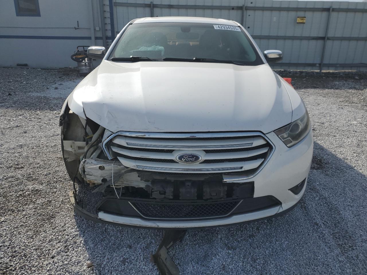 2015 Ford Taurus - Image 5