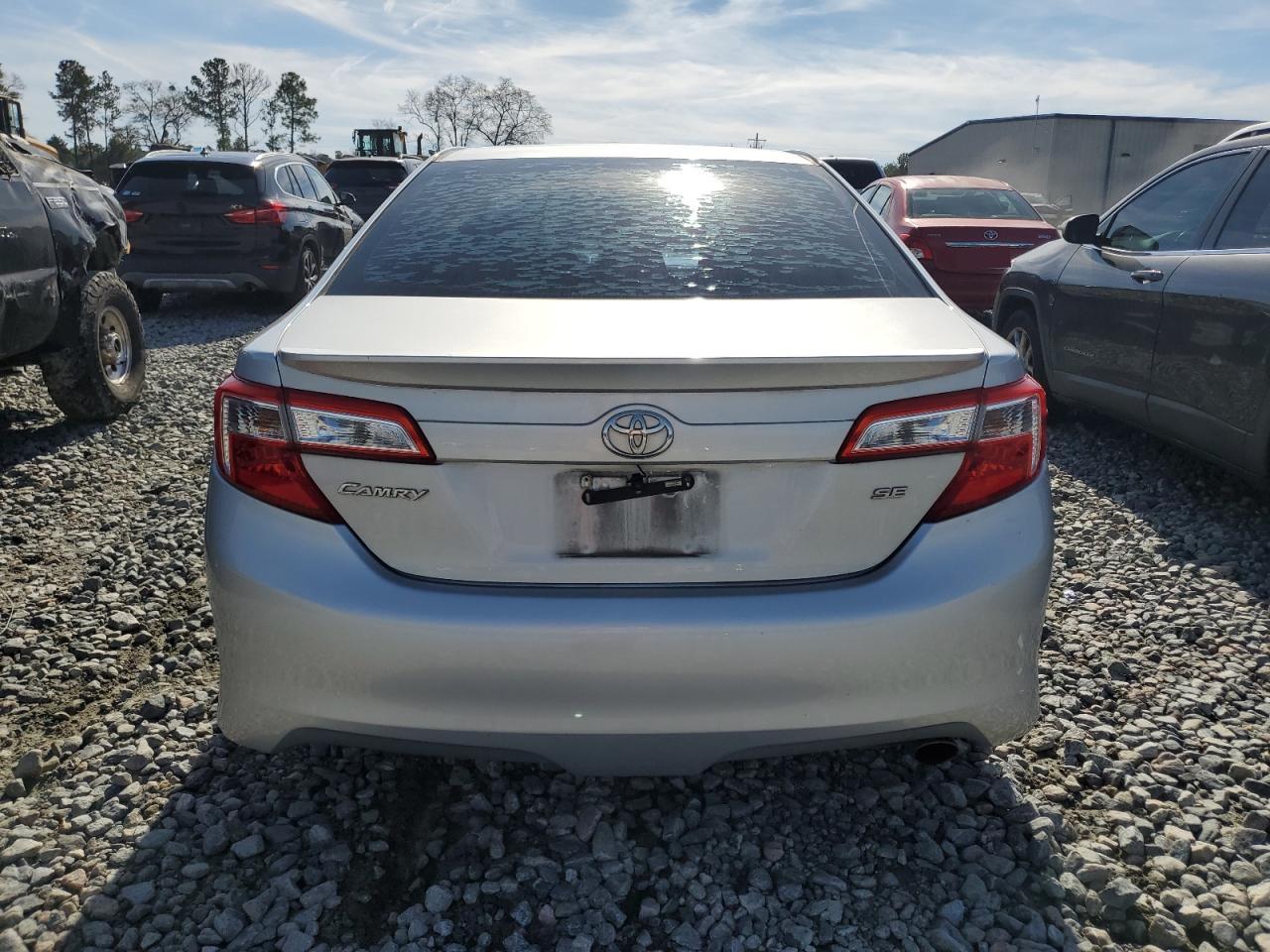 2014 Toyota Camry - Image 6