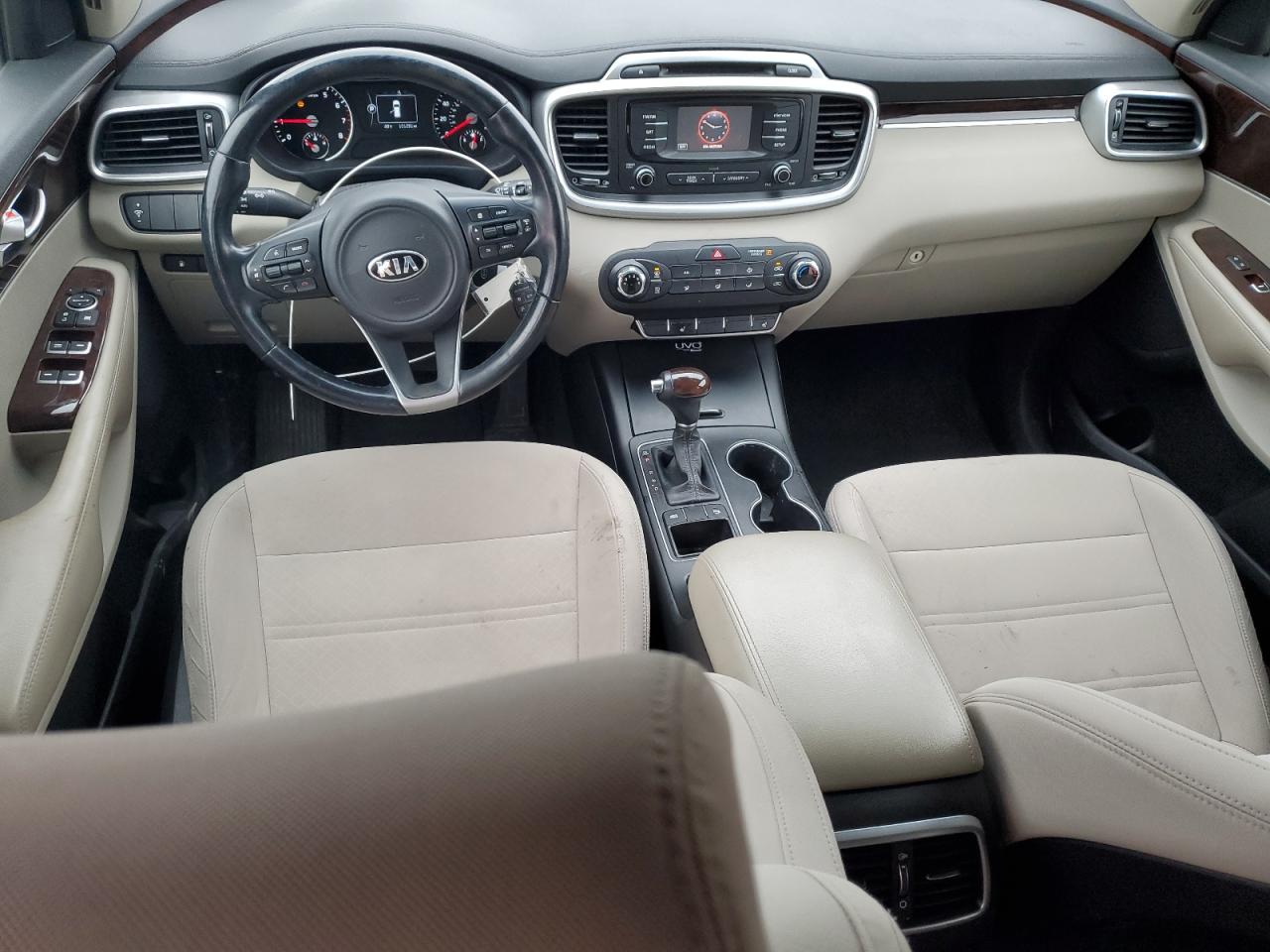 2016 Kia Sorento - Image 8