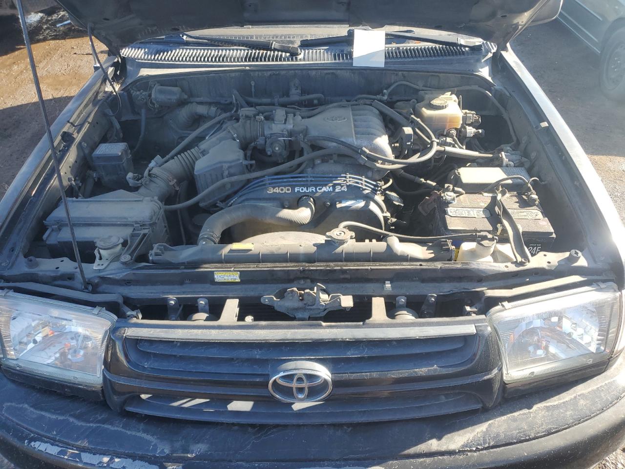 2001 Toyota 4Runner - Image 12