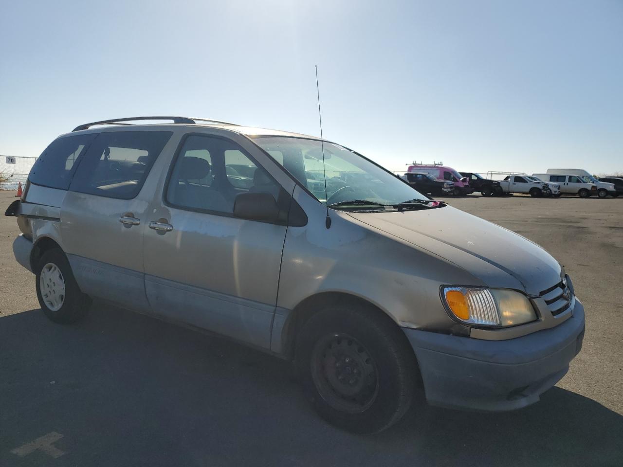 2002 Toyota Sienna - Image 4