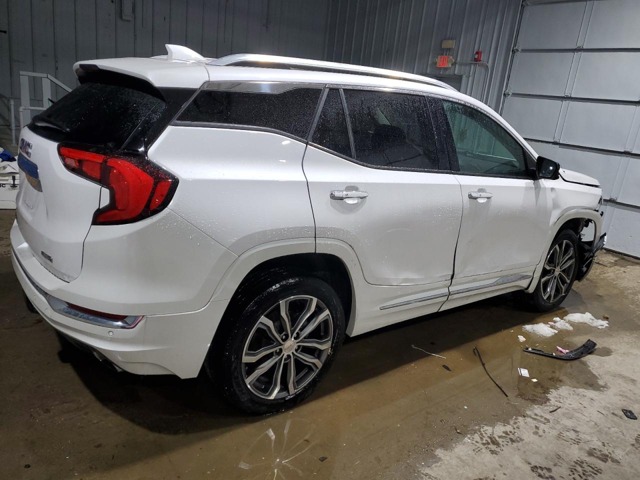 2020 GMC Terrain - Image 3
