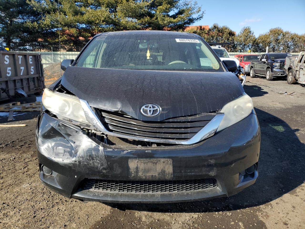 2011 Toyota Sienna - Image 5