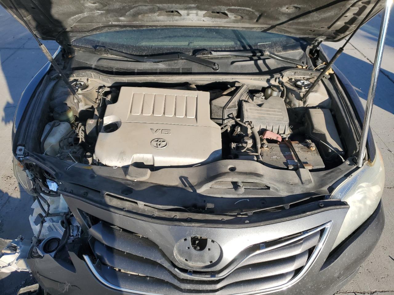 2010 Toyota Camry - Image 11