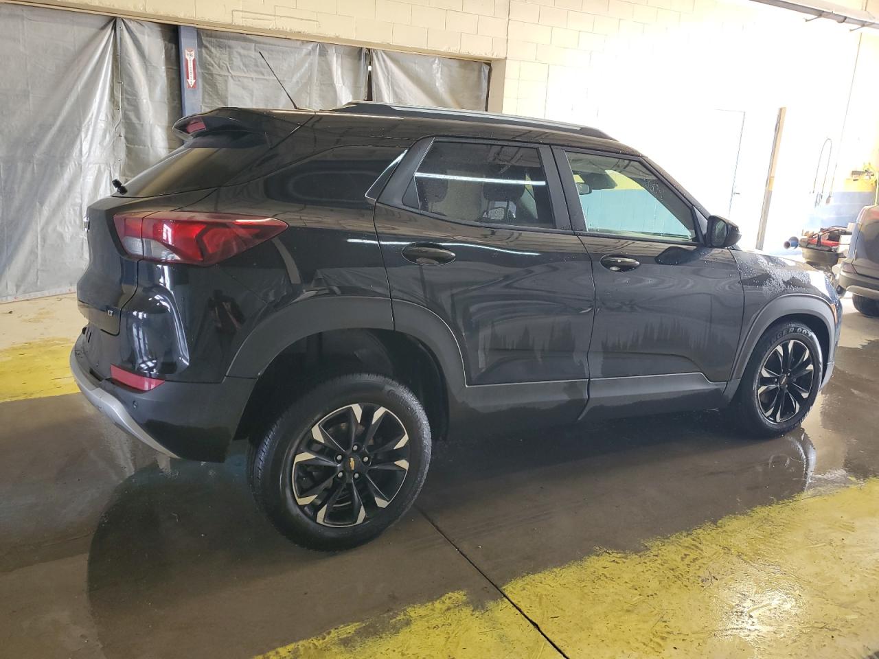 2022 Chevrolet TrailBlazer - Image 3