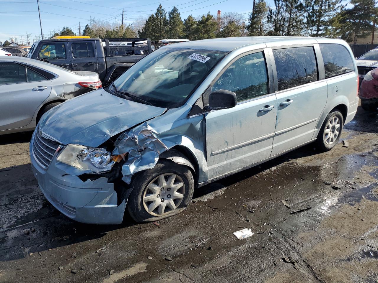 2009 Chrysler Town & Country - Image 1