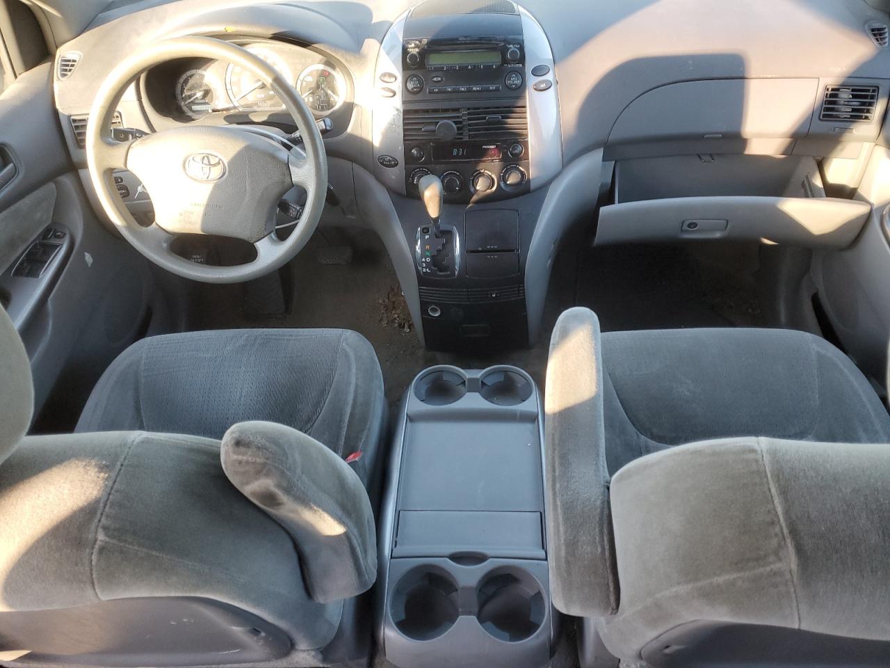 2006 Toyota Sienna - Image 8