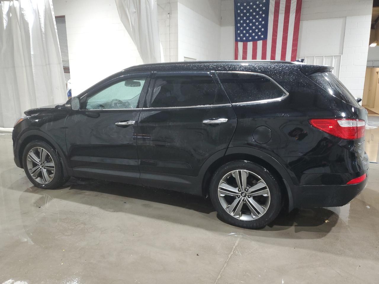 2014 Hyundai Santa Fe - Image 2