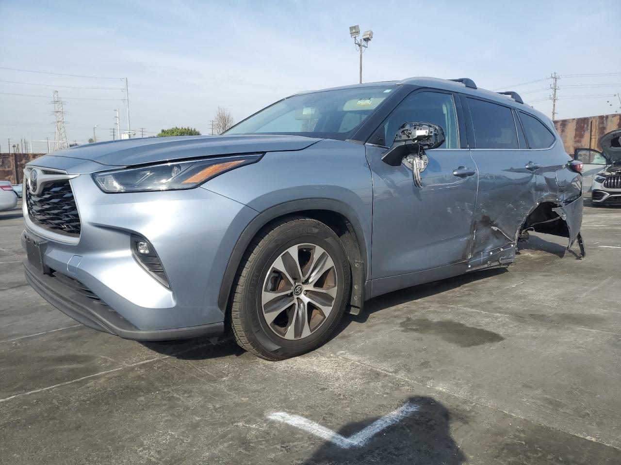 2022 Toyota Highlander - Image 1