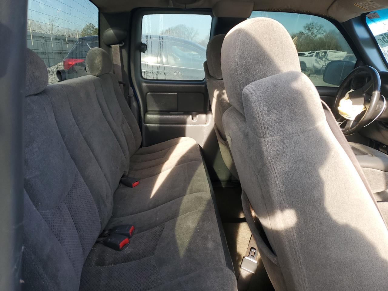 2004 Chevrolet Silverado - Image 11