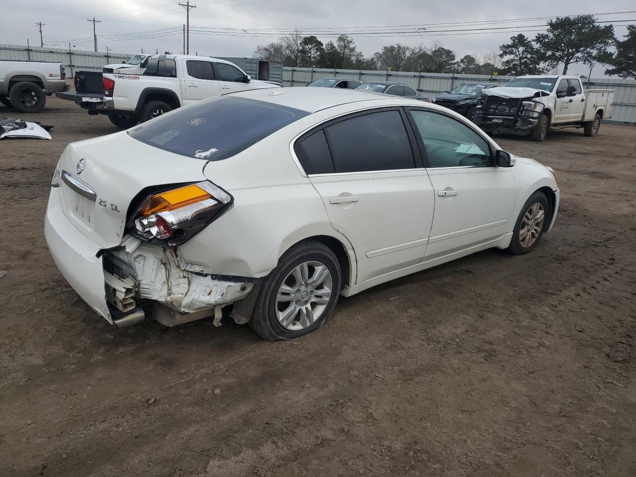 2010 Nissan Altima - Image 3