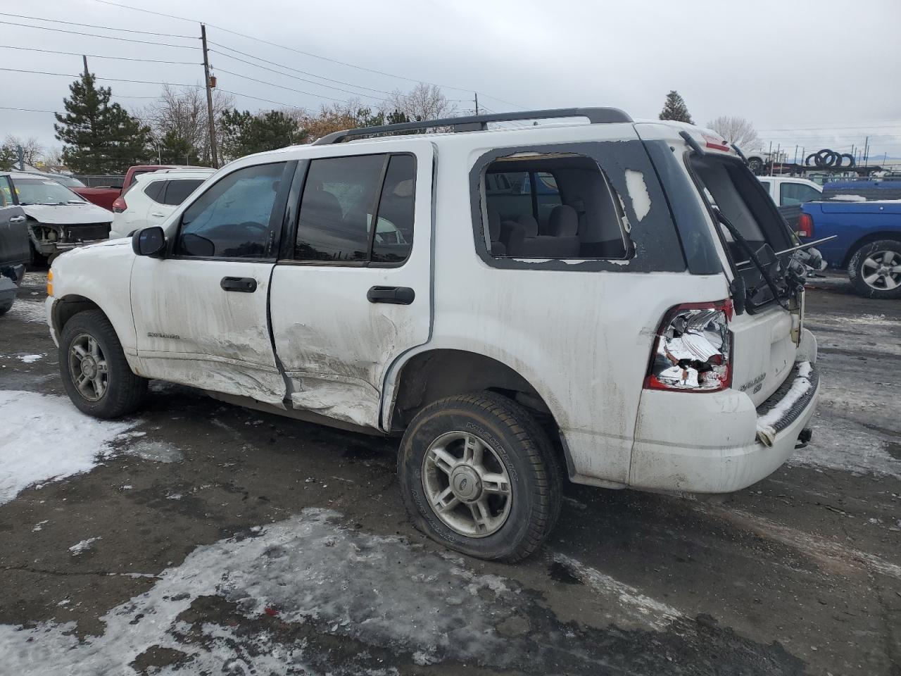 2004 Ford Explorer - Image 2