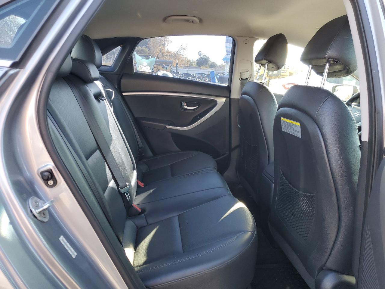 2015 Hyundai Elantra - Image 10