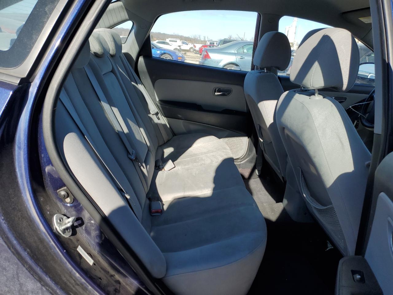 2010 Hyundai Elantra - Image 10