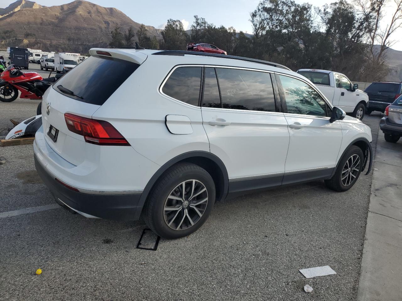 2021 Volkswagen Tiguan - Image 3