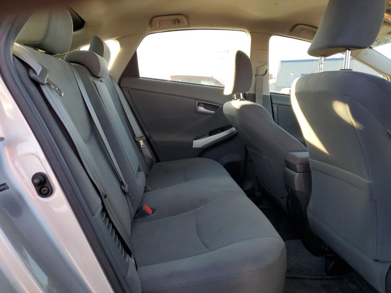 2010 Toyota Prius - Image 10