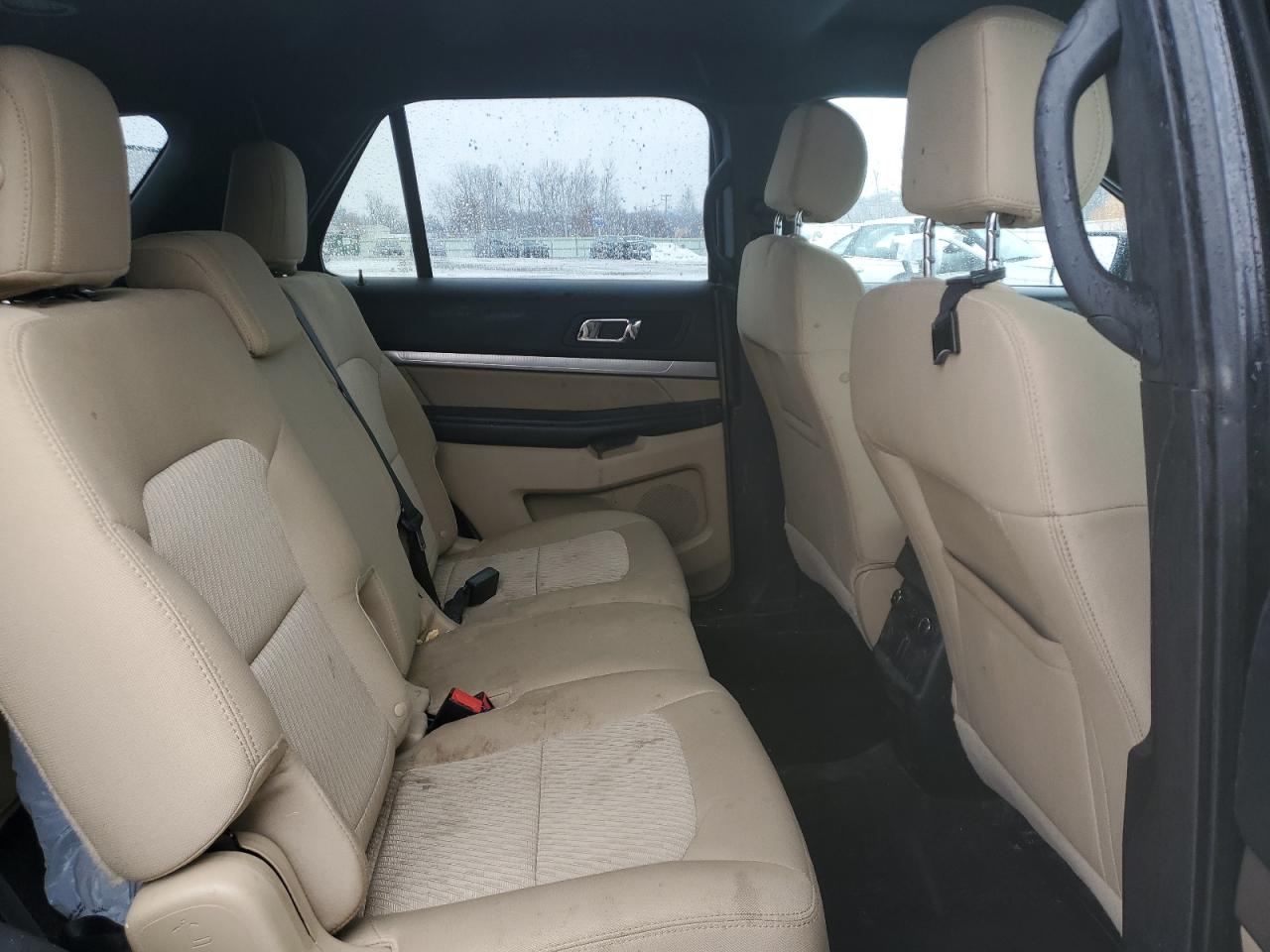 2016 Ford Explorer - Image 11