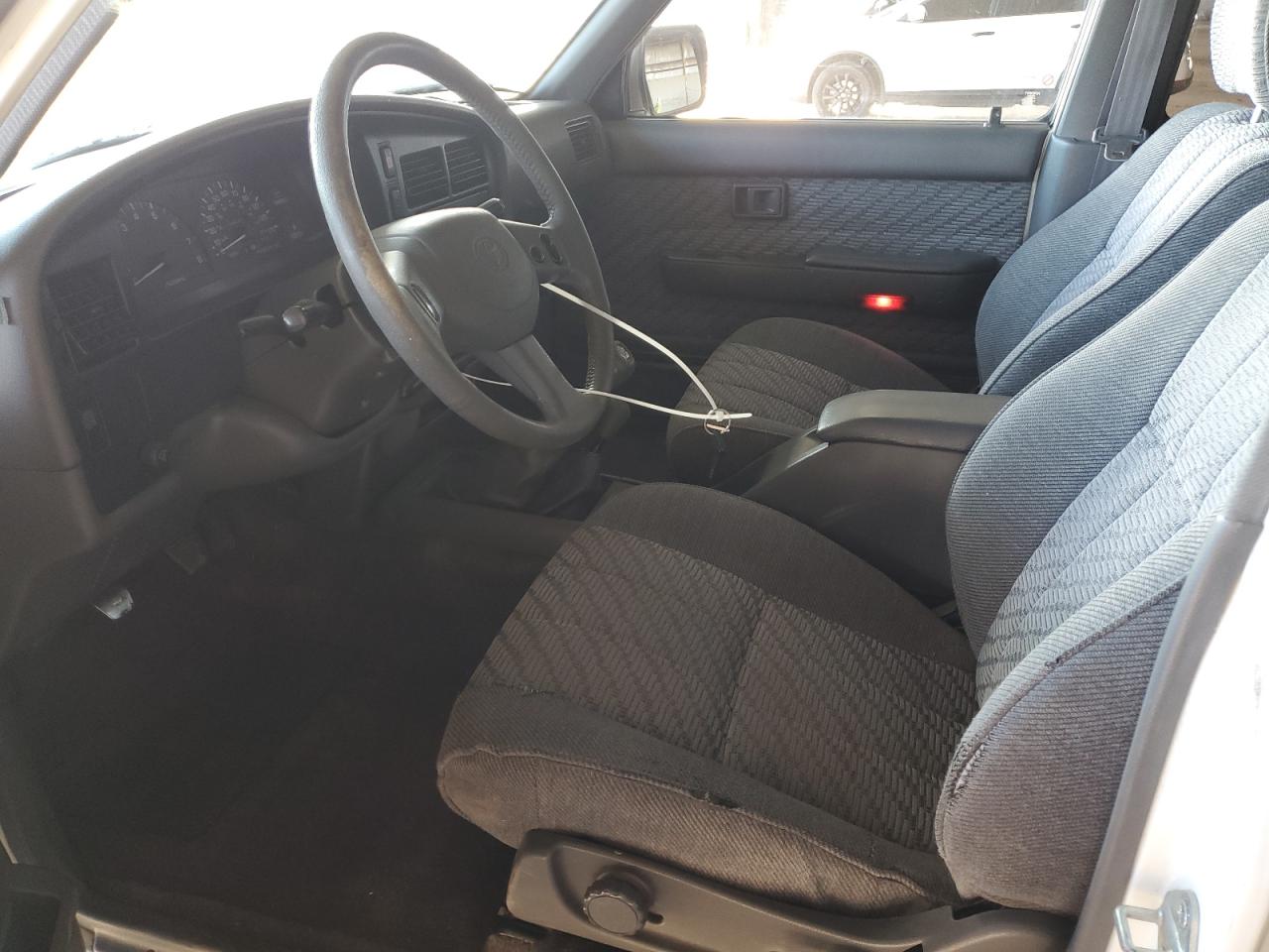 1995 Toyota 4Runner - Image 7