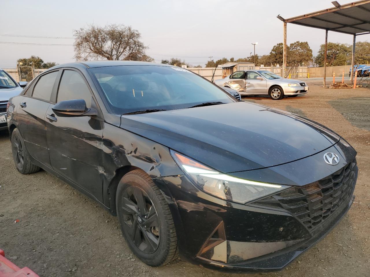 2022 Hyundai Elantra - Image 4