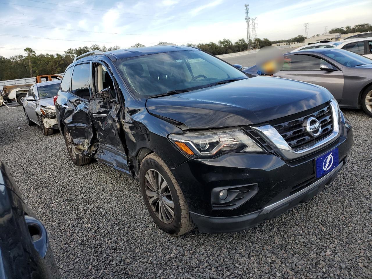 2018 Nissan Pathfinder - Image 4