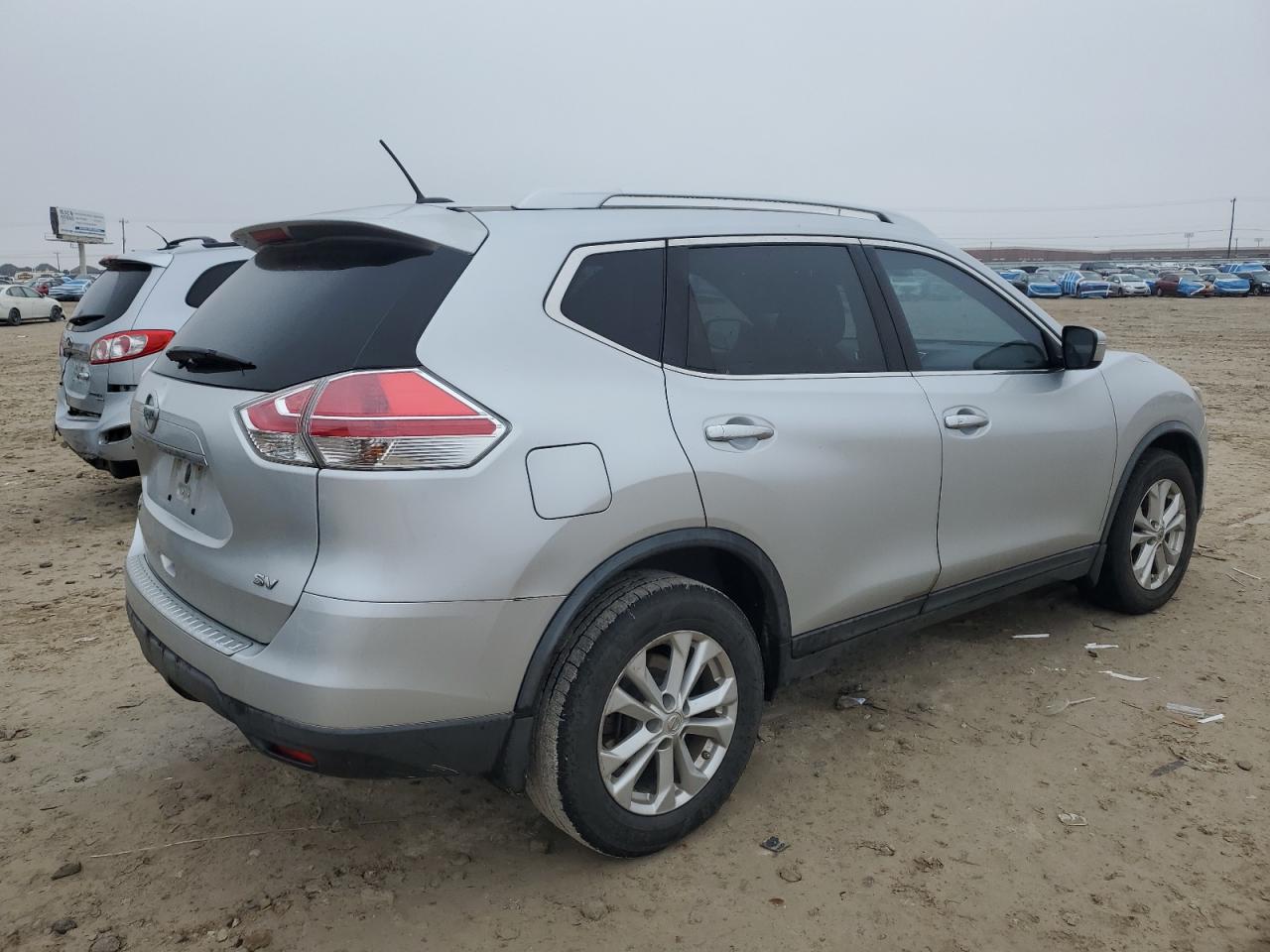 2015 Nissan Rogue - Image 3