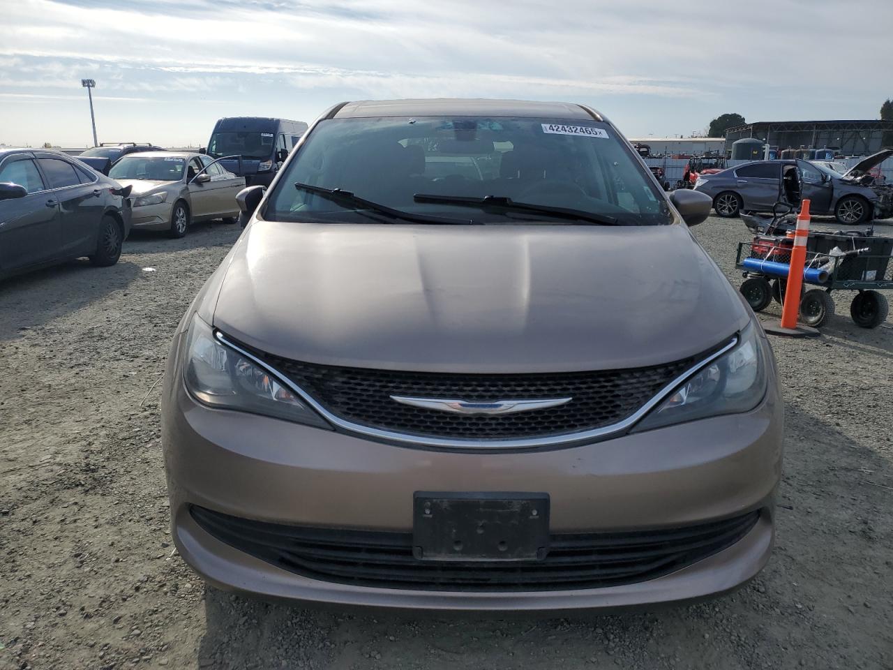 2018 Chrysler Pacifica - Image 5