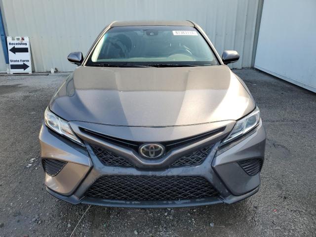  TOYOTA CAMRY 2018 Серый