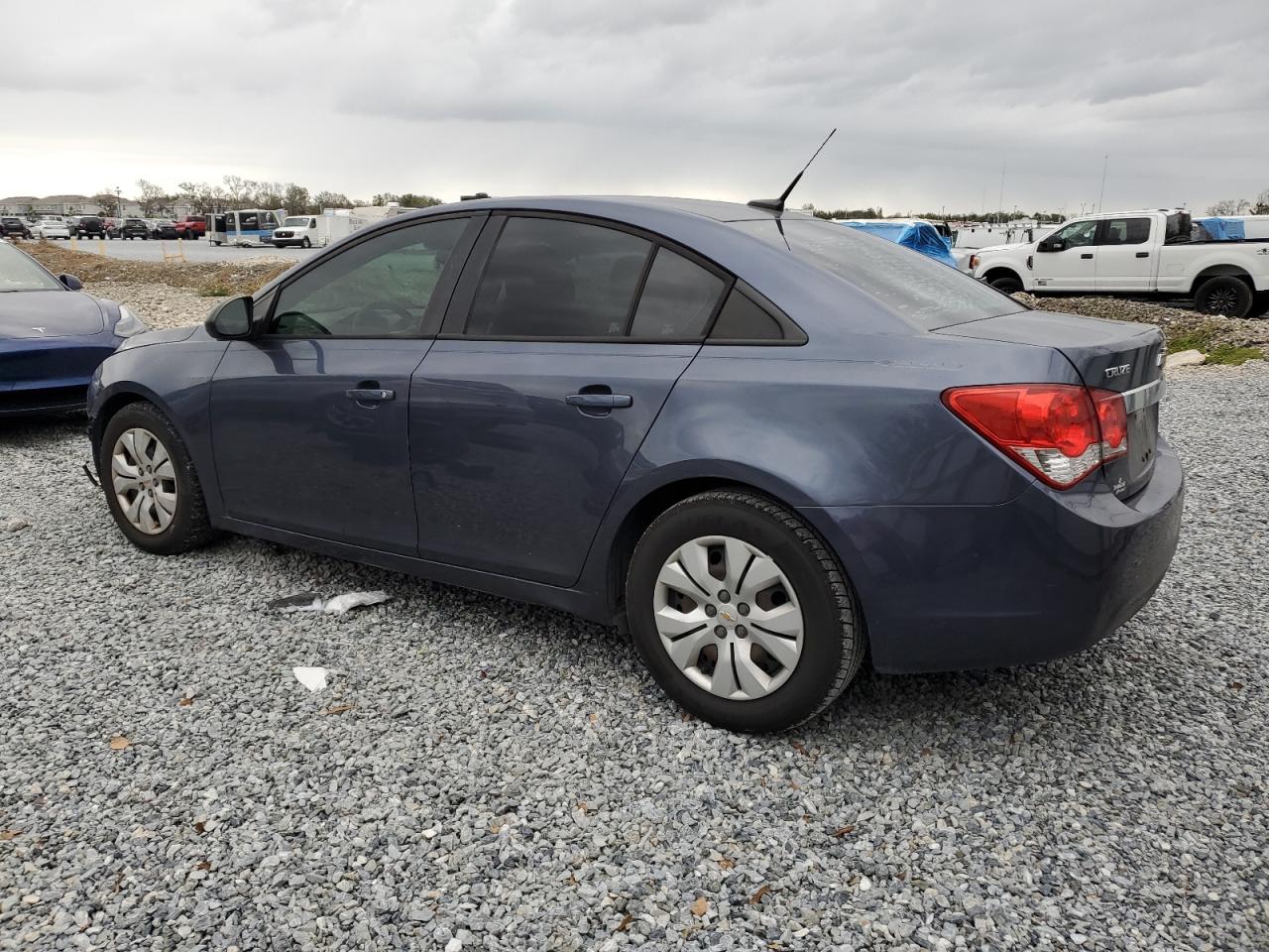 2013 Chevrolet Cruze - Image 2