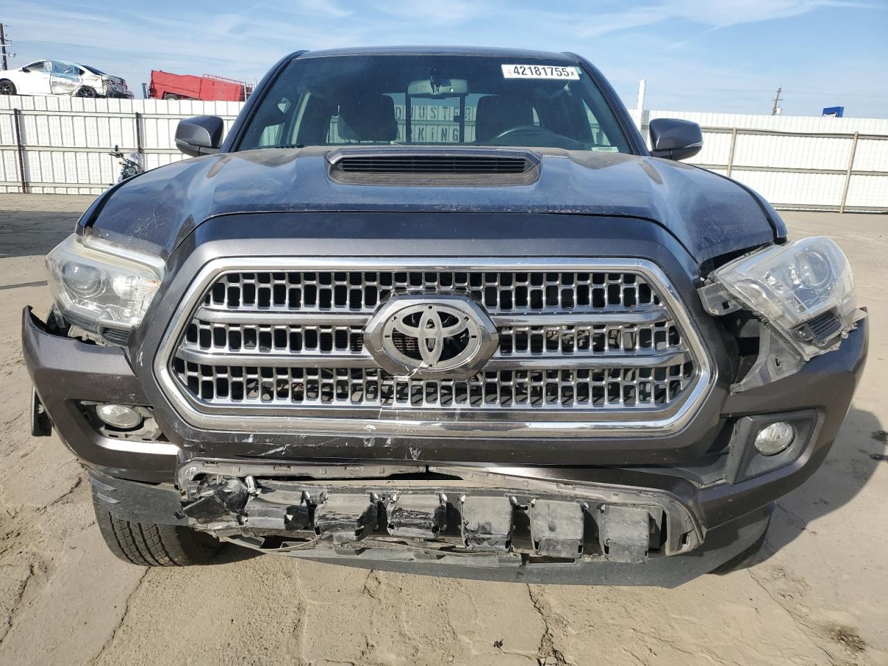 2017 Toyota Tacoma - Image 5
