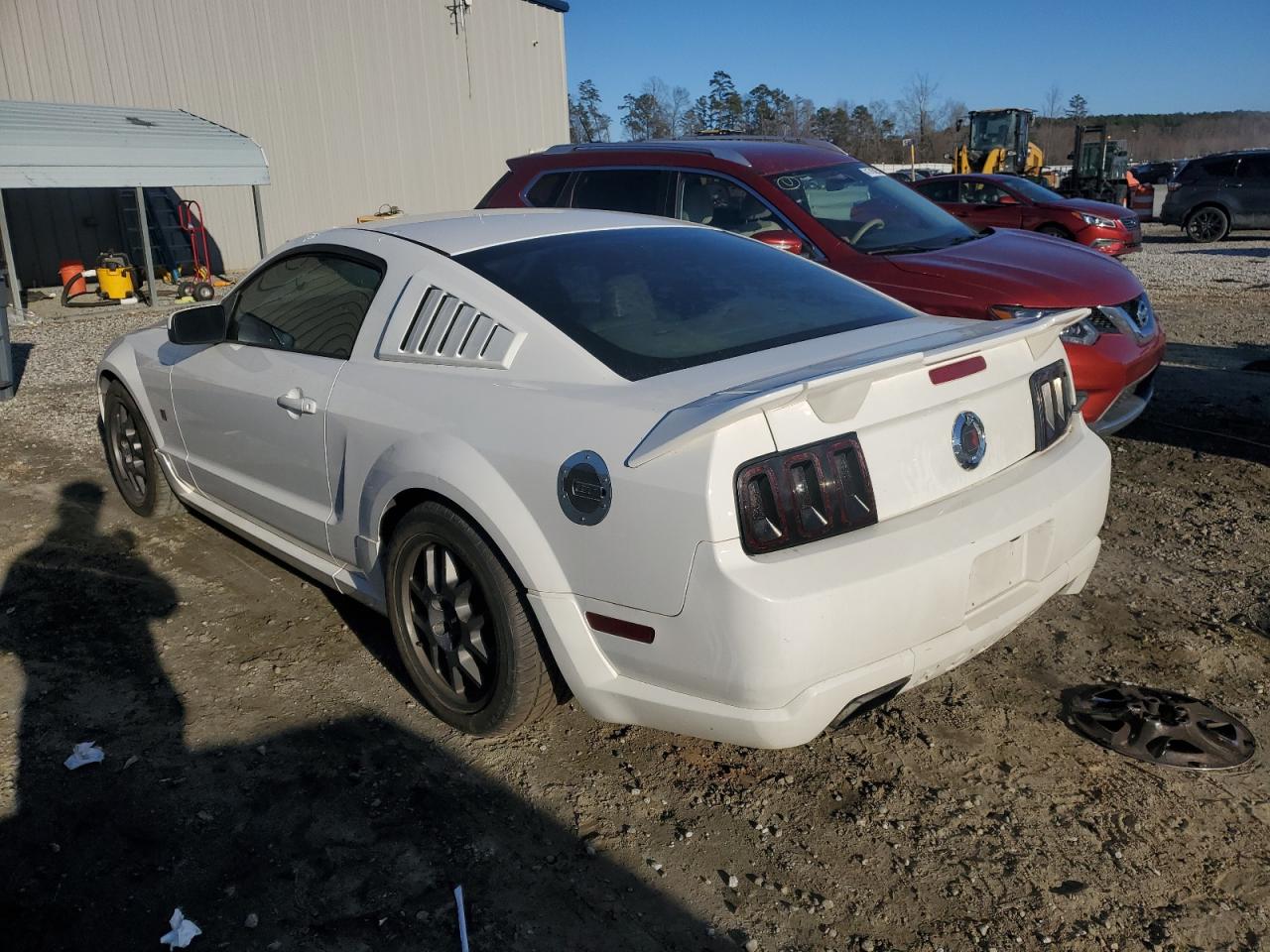 2005 Ford Mustang - Image 2