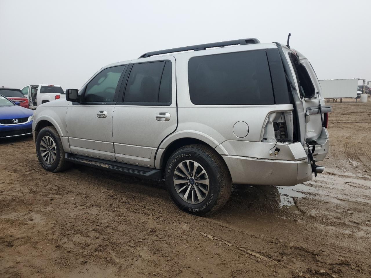 2015 Ford Expedition - Image 2